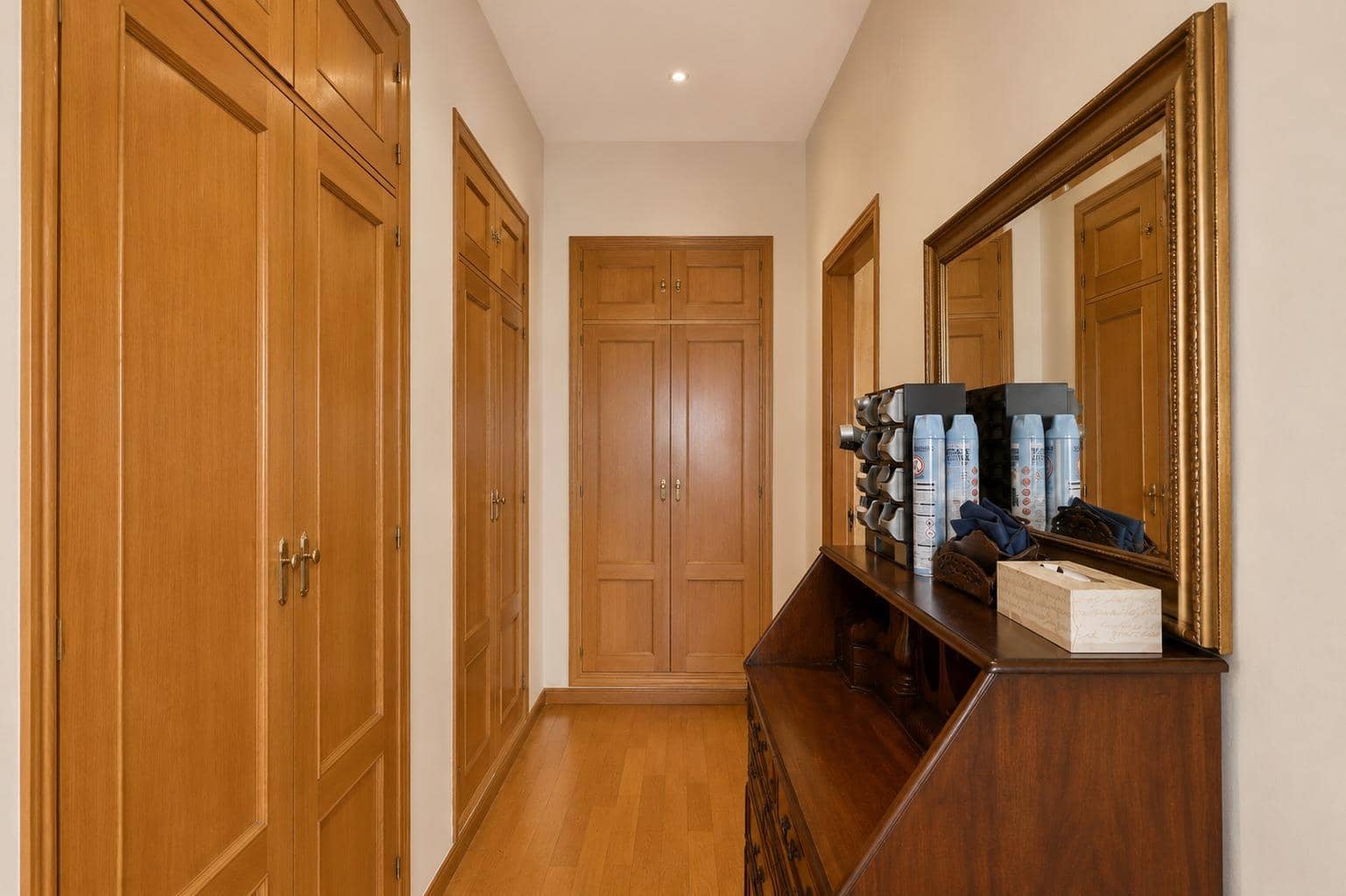 5 bedroom Villa for sale in Malaga city with pool garage - € 1,300,000 (Ref: 10089741)