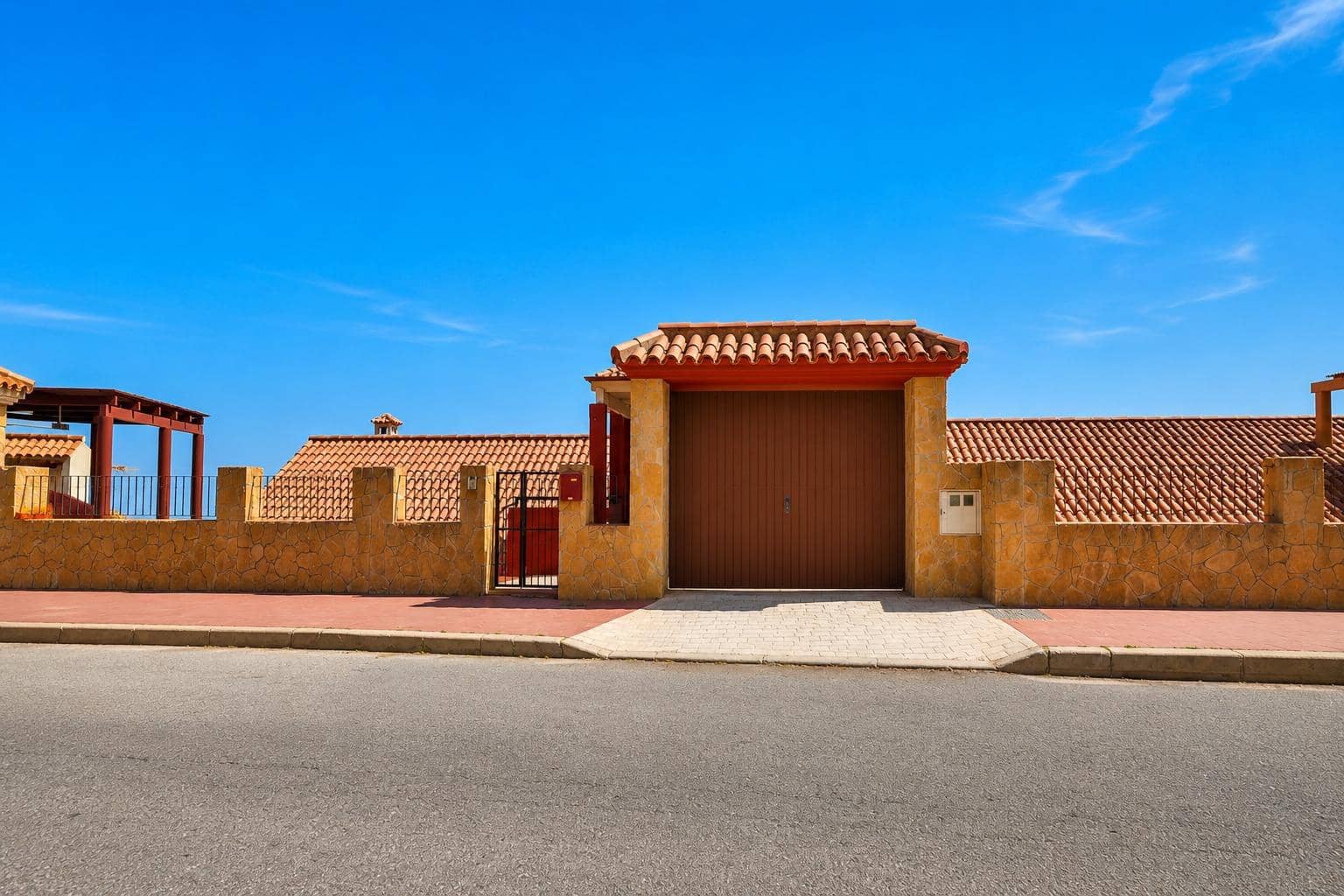 5 bedroom Villa for sale in Malaga city with pool garage - € 1,300,000 (Ref: 10089741)