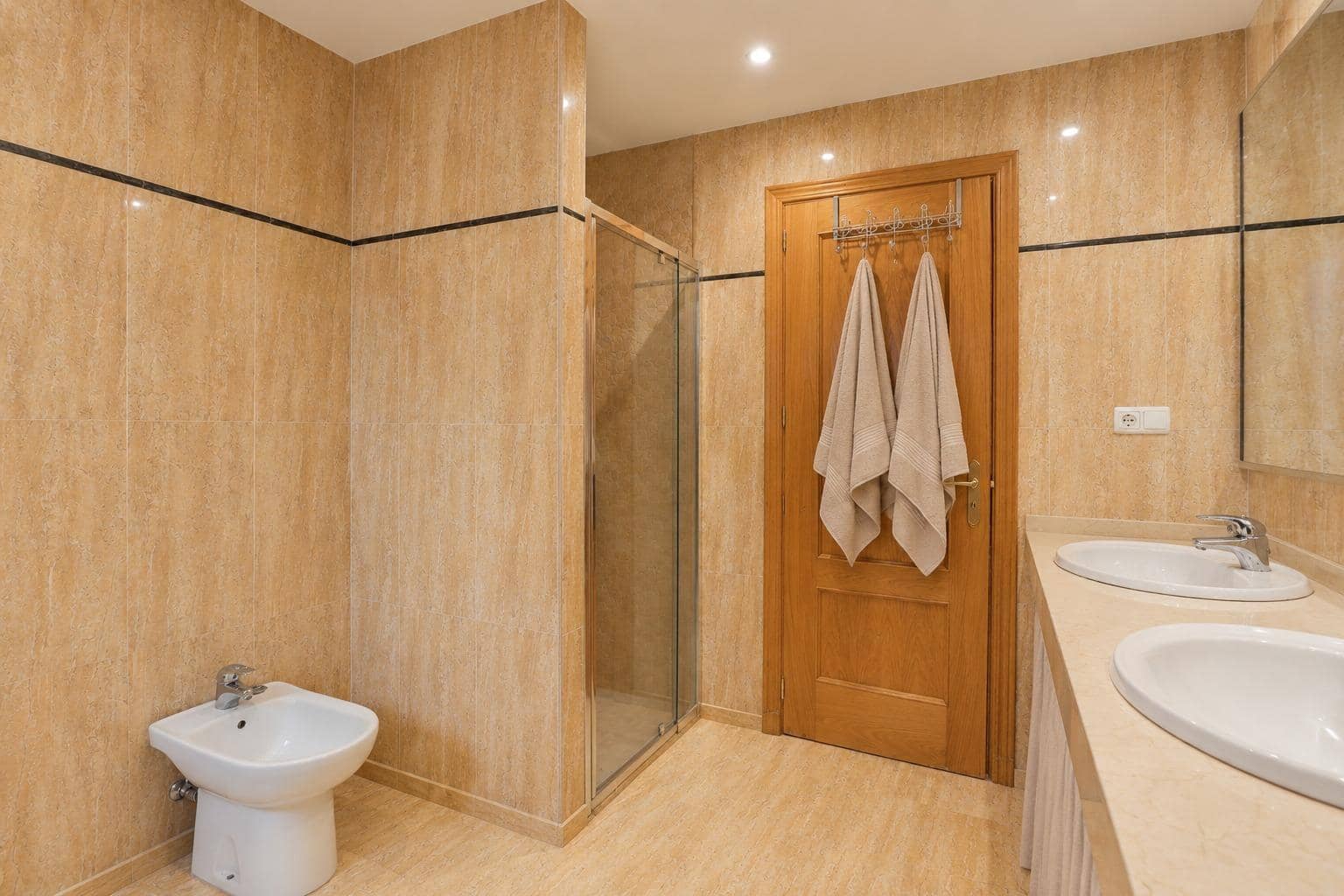 5 bedroom Villa for sale in Malaga city with pool garage - € 1,300,000 (Ref: 10089741)