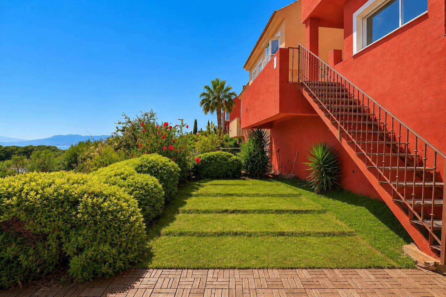 5 bedroom Villa for sale in Malaga city with pool garage - € 1,300,000 (Ref: 10089741)