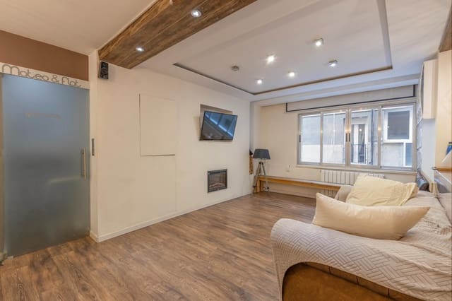 4 slaapkamer Flat te koop in Granada stad - € 319.900 (Ref: 9788396)