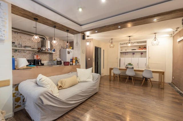 4 slaapkamer Flat te koop in Granada stad - € 319.900 (Ref: 9788396)