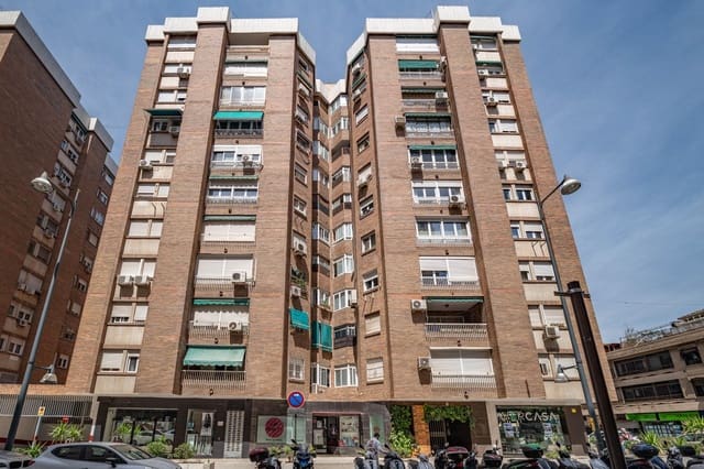 5 sypialnia Mieszkanie na sprzedaż w Miasto Grenada z basenem garażem - 450 000 € (Ref: 9794631)