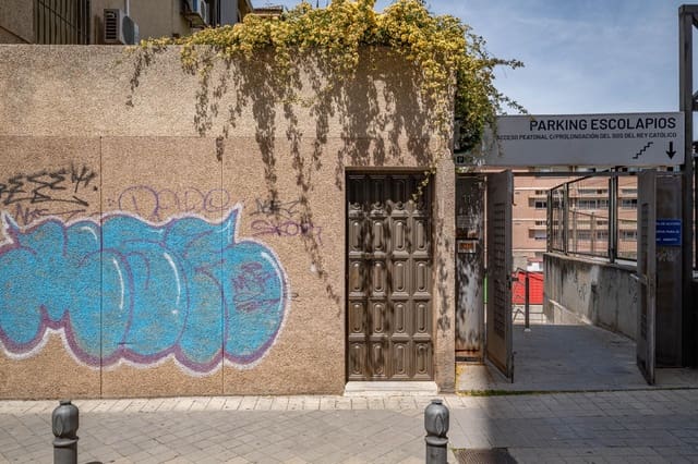 5 sypialnia Mieszkanie na sprzedaż w Miasto Grenada z basenem garażem - 450 000 € (Ref: 9794631)