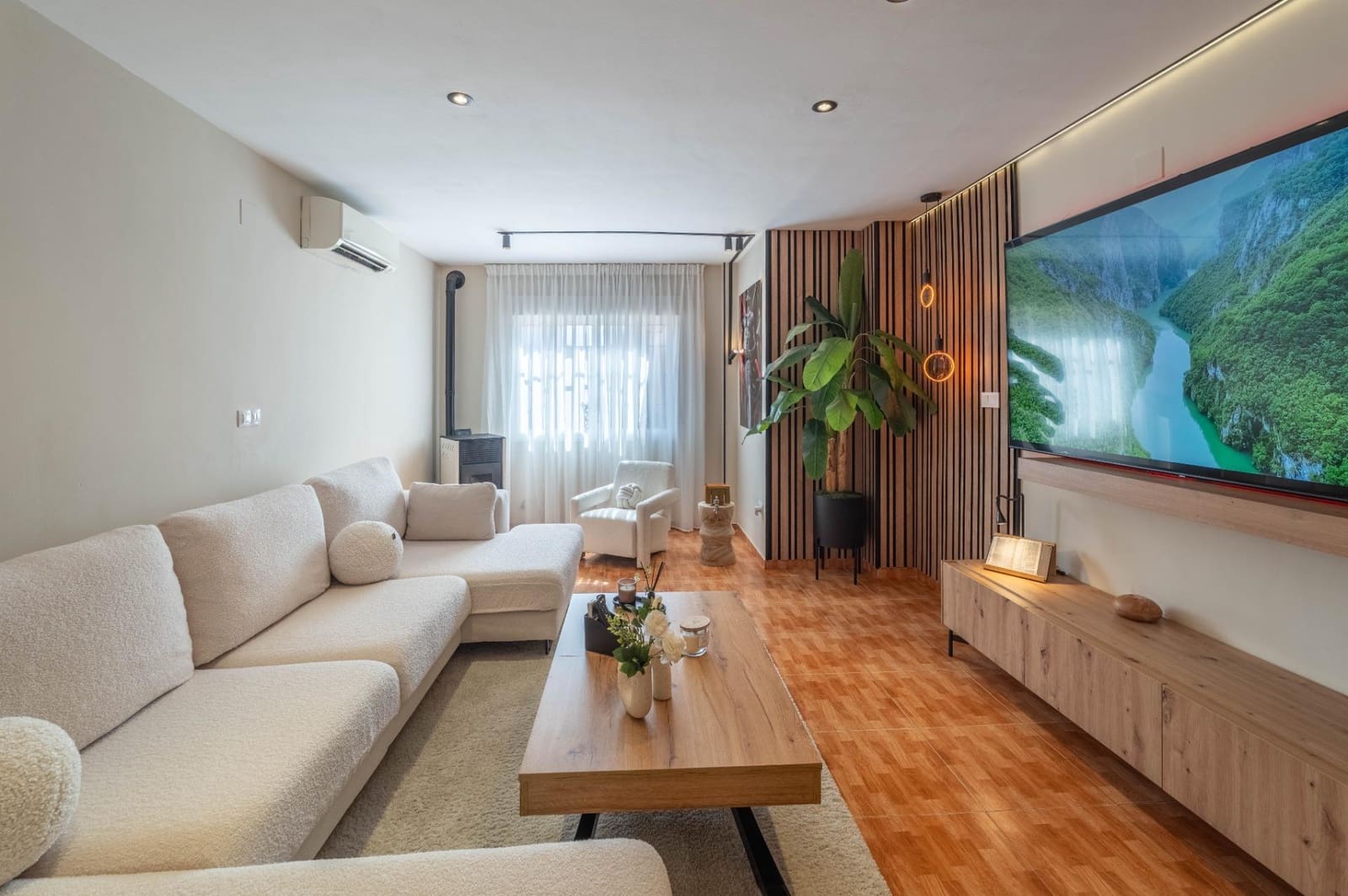 3 sypialnia Mieszkanie na sprzedaż w Ambroz z garażem - 189 900 € (Ref: 9797086)