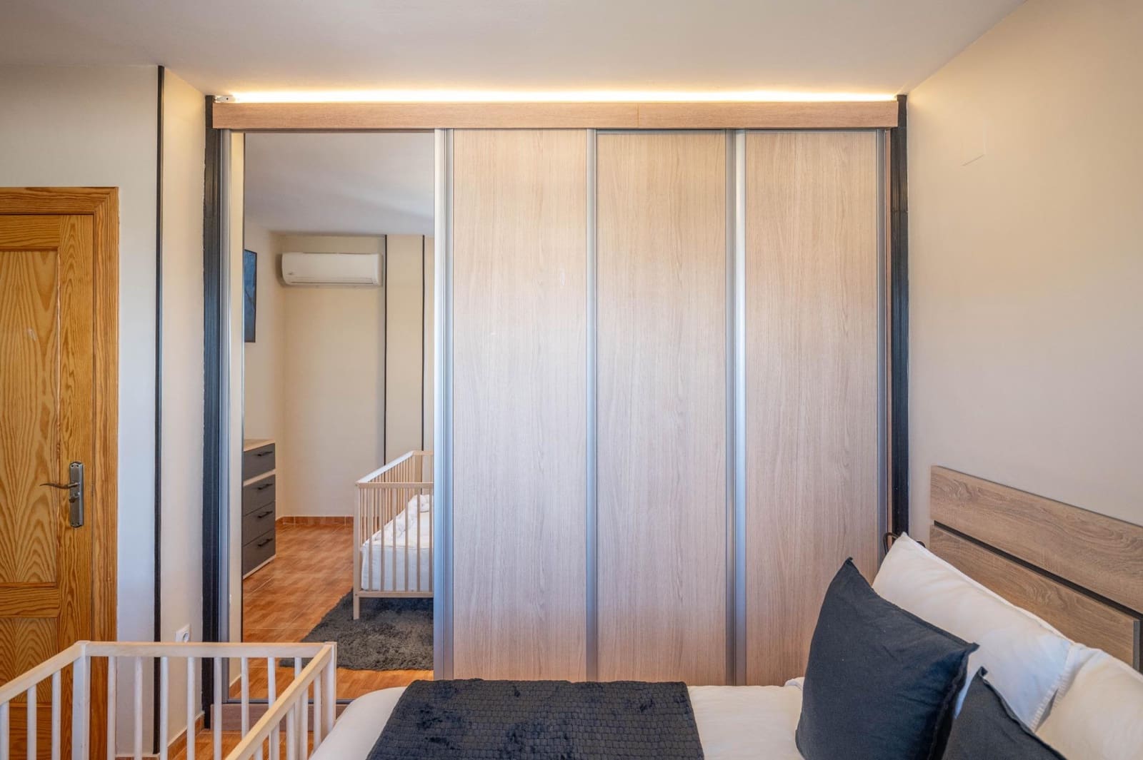 3 sypialnia Mieszkanie na sprzedaż w Ambroz z garażem - 189 900 € (Ref: 9797086)