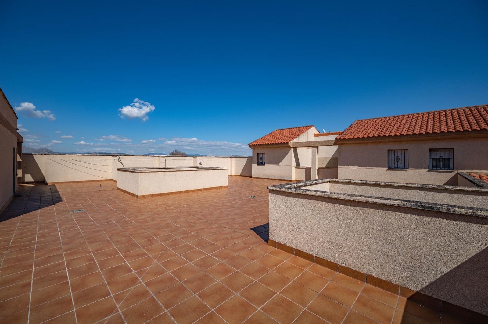 3 sypialnia Mieszkanie na sprzedaż w Ambroz z garażem - 189 900 € (Ref: 9797086)