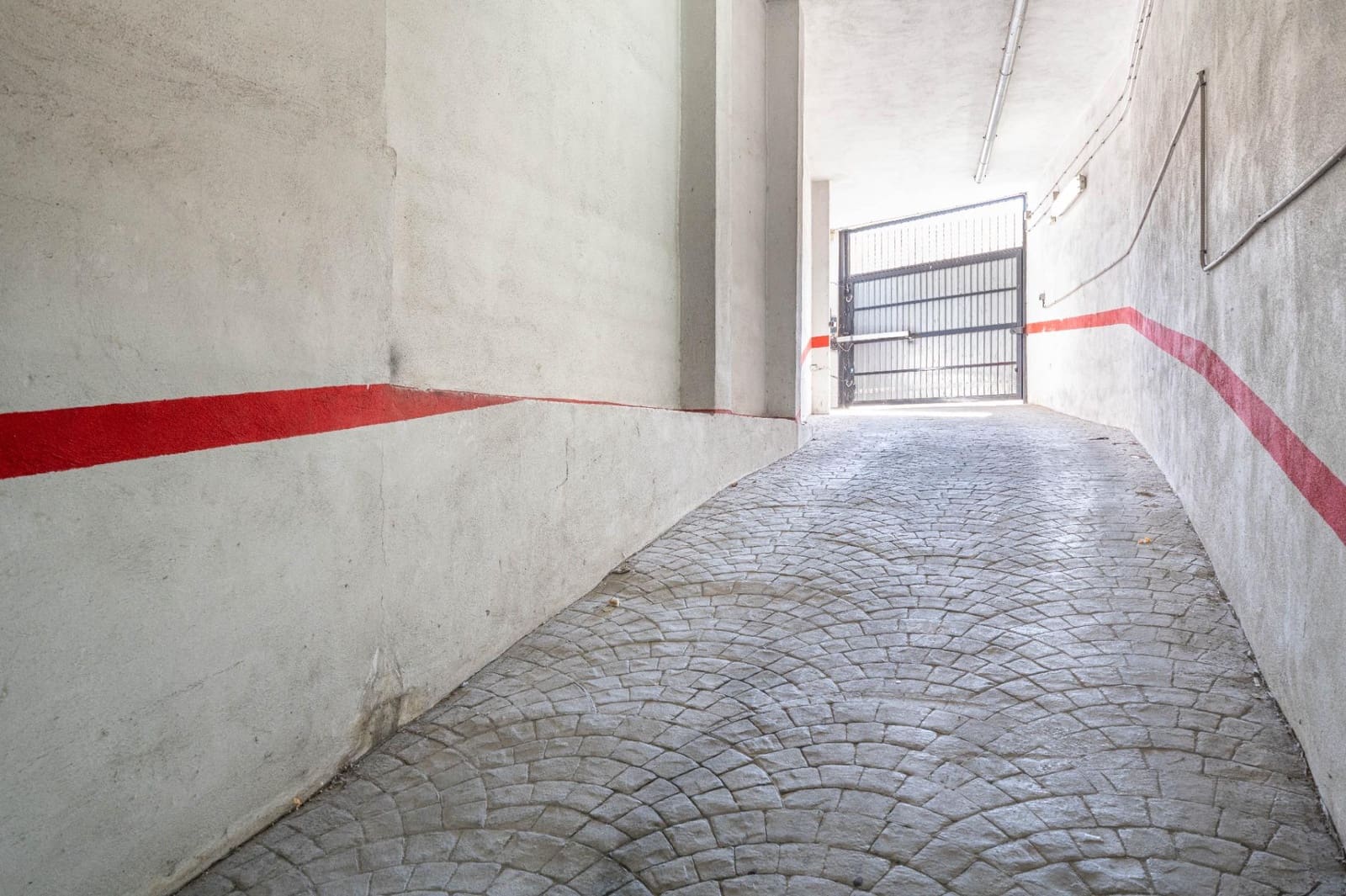 3 sypialnia Mieszkanie na sprzedaż w Ambroz z garażem - 189 900 € (Ref: 9797086)