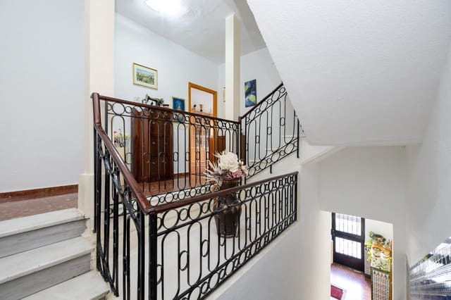 2 slaapkamer Flat te koop in Centro, Granada stad - € 299.500 (Ref: 9804290)