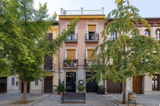 2 slaapkamer Flat te koop in Centro, Granada stad - € 299.500 (Ref: 9804290)