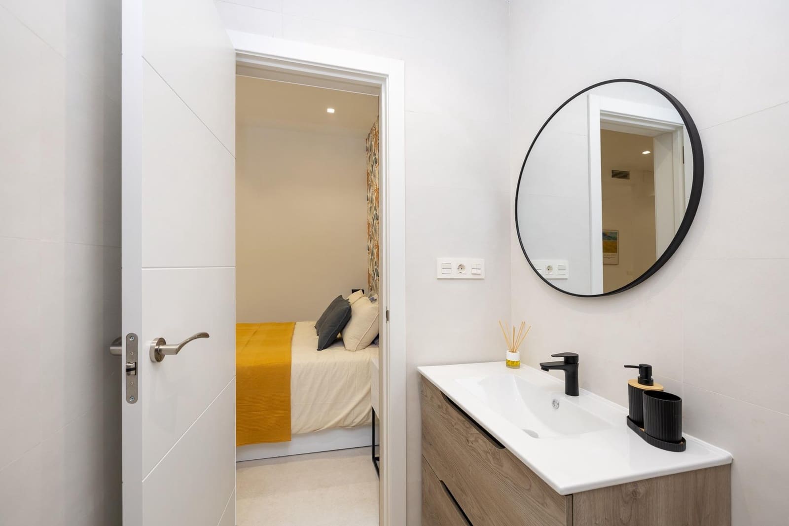 2 Zimmer Wohnung zu verkaufen in Granada Stadt - 185.000 € (Ref: 9811575)