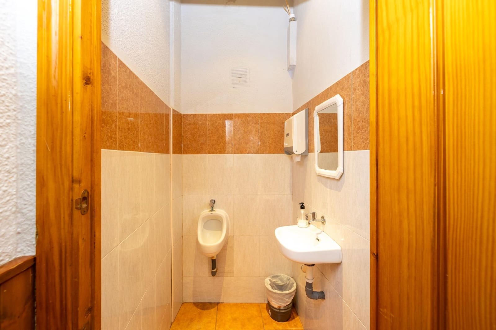 7 makuuhuone Hotelli myytävänä paikassa Alamedilla - 310 000 € (Ref: 9812384)