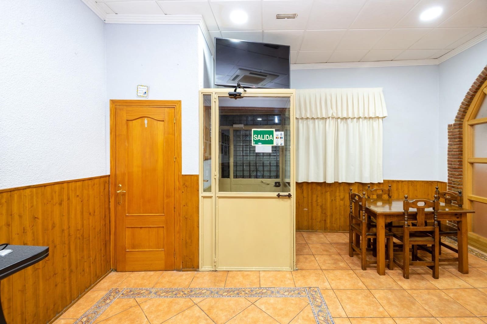 7 makuuhuone Hotelli myytävänä paikassa Alamedilla - 310 000 € (Ref: 9812384)