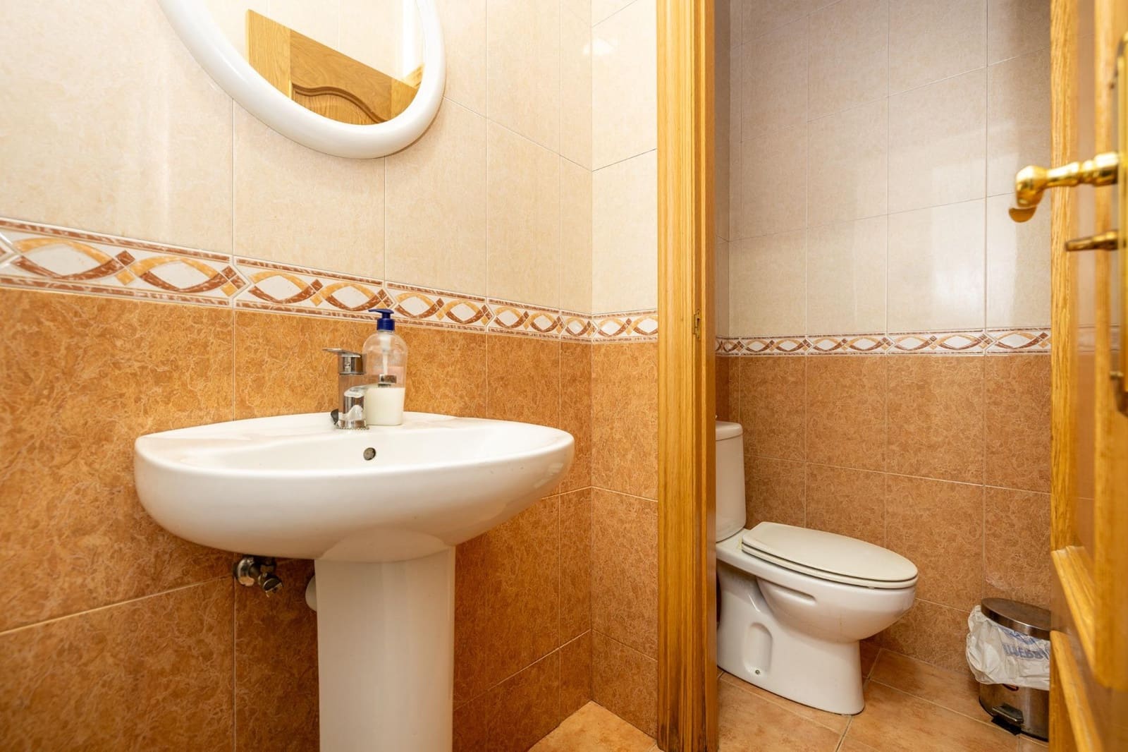 7 makuuhuone Hotelli myytävänä paikassa Alamedilla - 310 000 € (Ref: 9812384)