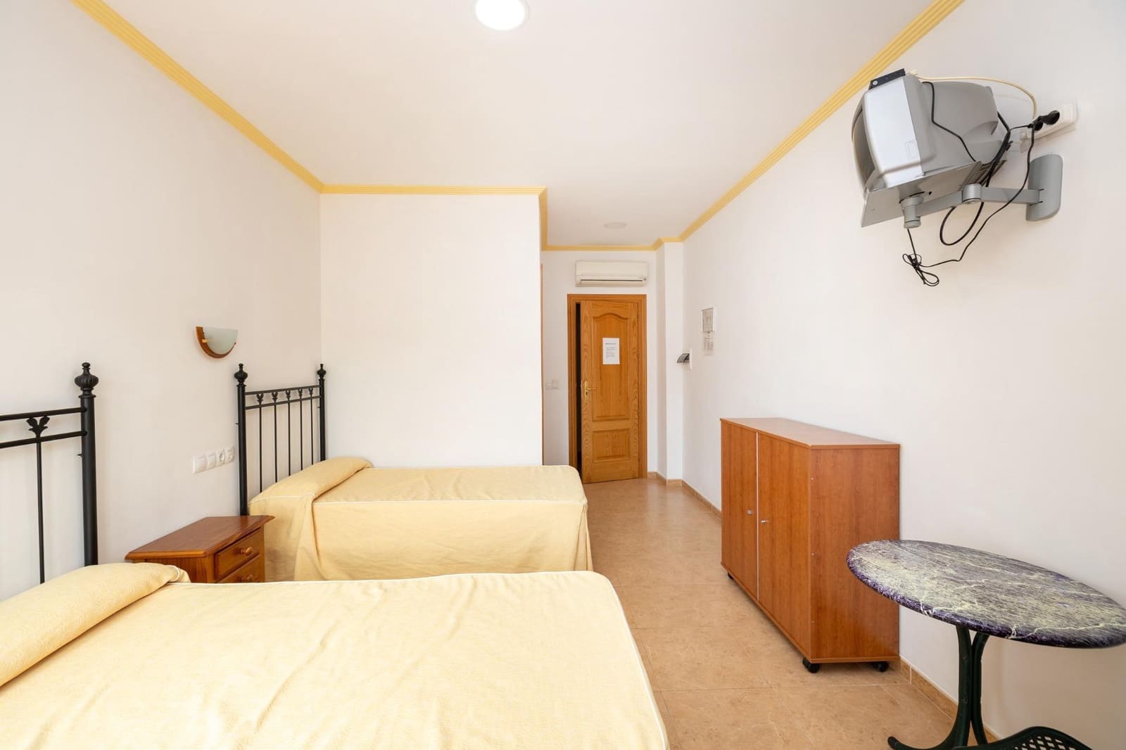7 makuuhuone Hotelli myytävänä paikassa Alamedilla - 310 000 € (Ref: 9812384)