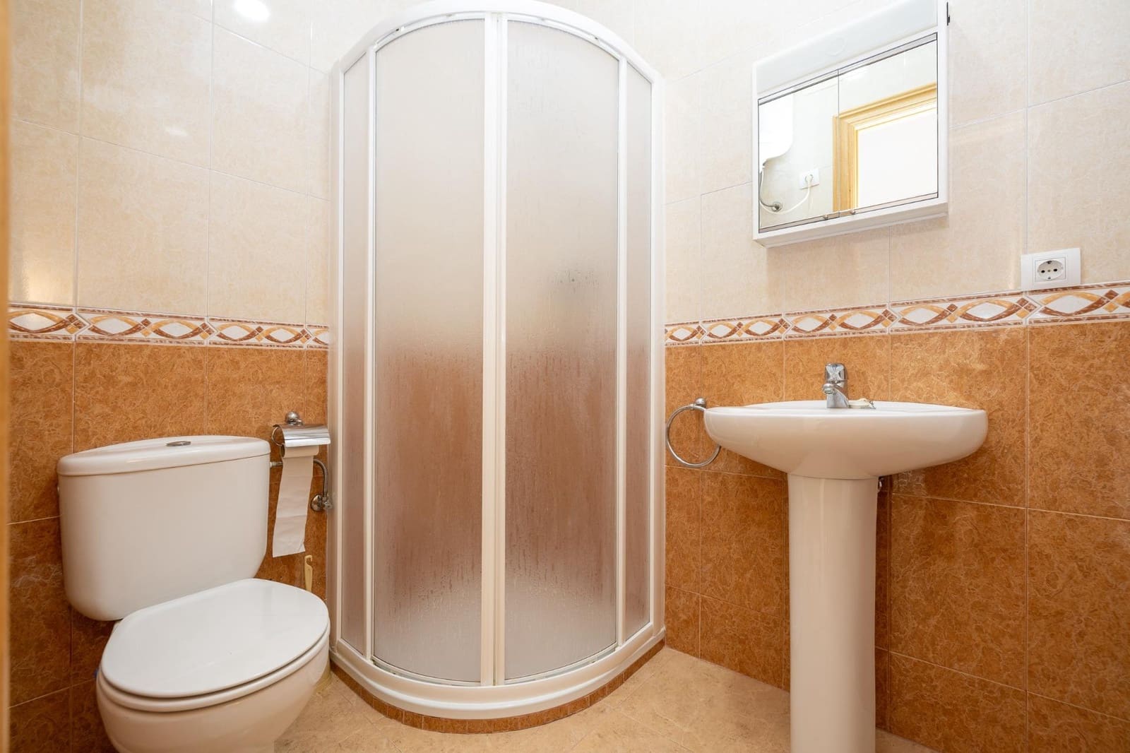 7 makuuhuone Hotelli myytävänä paikassa Alamedilla - 310 000 € (Ref: 9812384)