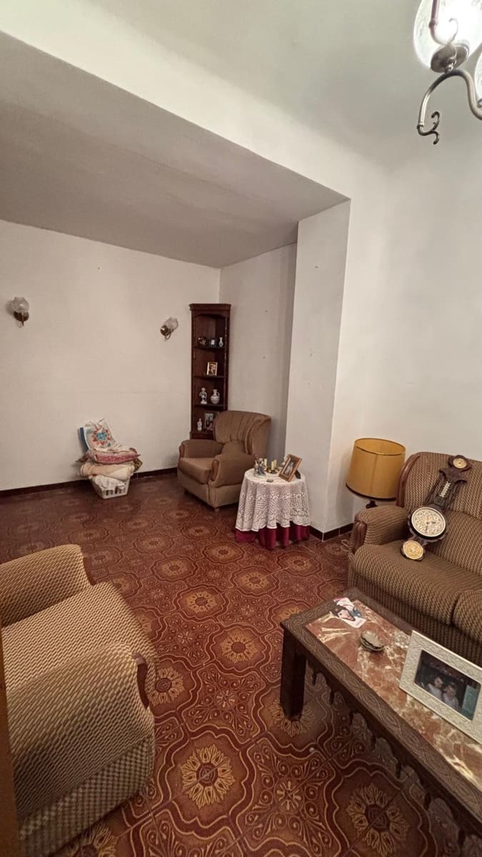 8 bedroom Townhouse for sale in Padul - € 185,000 (Ref: 9815846)