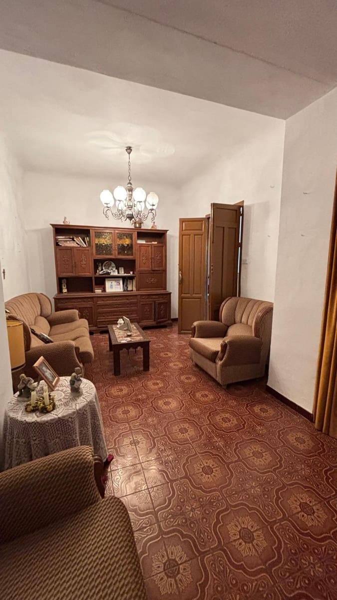 8 bedroom Townhouse for sale in Padul - € 185,000 (Ref: 9815846)