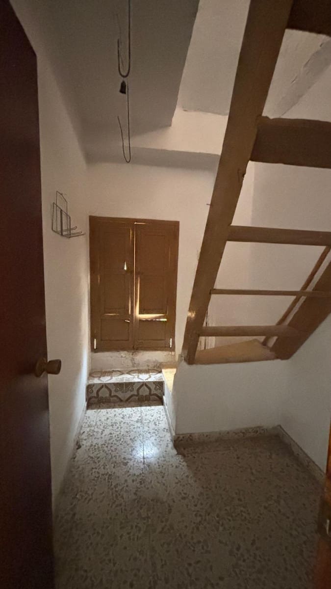 8 bedroom Townhouse for sale in Padul - € 185,000 (Ref: 9815846)