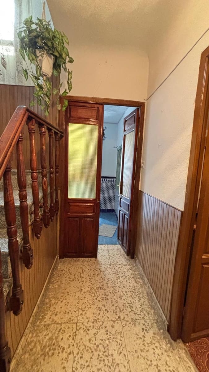 8 bedroom Townhouse for sale in Padul - € 185,000 (Ref: 9815846)