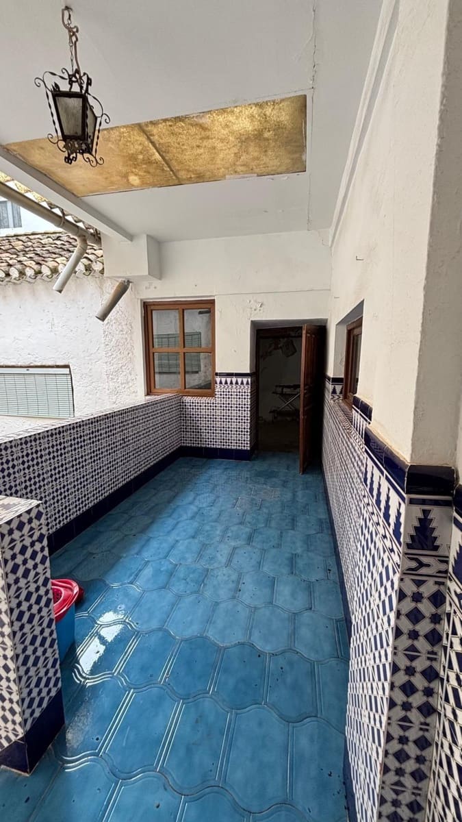 8 bedroom Townhouse for sale in Padul - € 185,000 (Ref: 9815846)