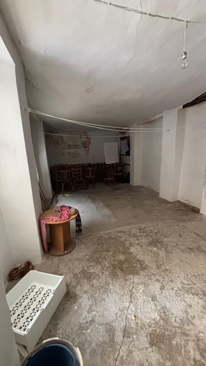 8 bedroom Townhouse for sale in Padul - € 185,000 (Ref: 9815846)