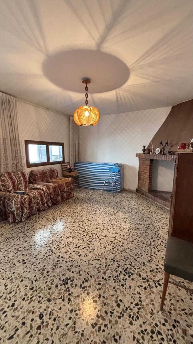 8 bedroom Townhouse for sale in Padul - € 185,000 (Ref: 9815846)