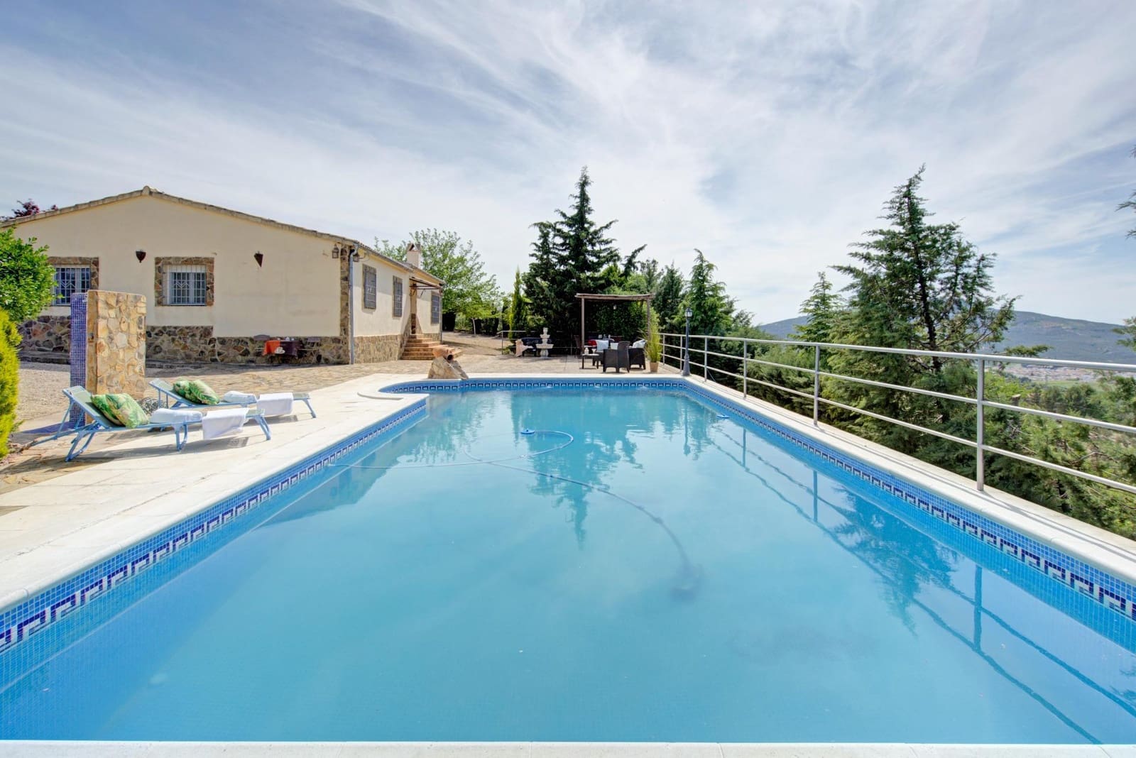 4 bedroom Villa for sale in Cazorla with pool garage - € 554,900 (Ref: 9831358)