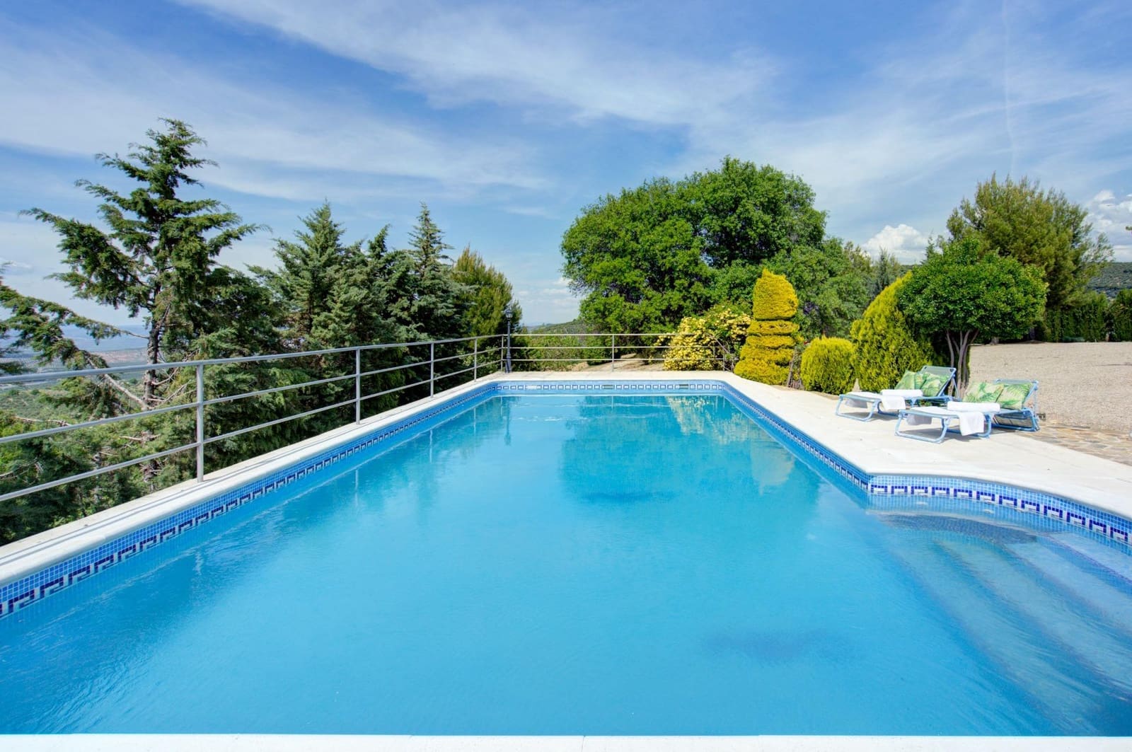 4 bedroom Villa for sale in Cazorla with pool garage - € 554,900 (Ref: 9831358)