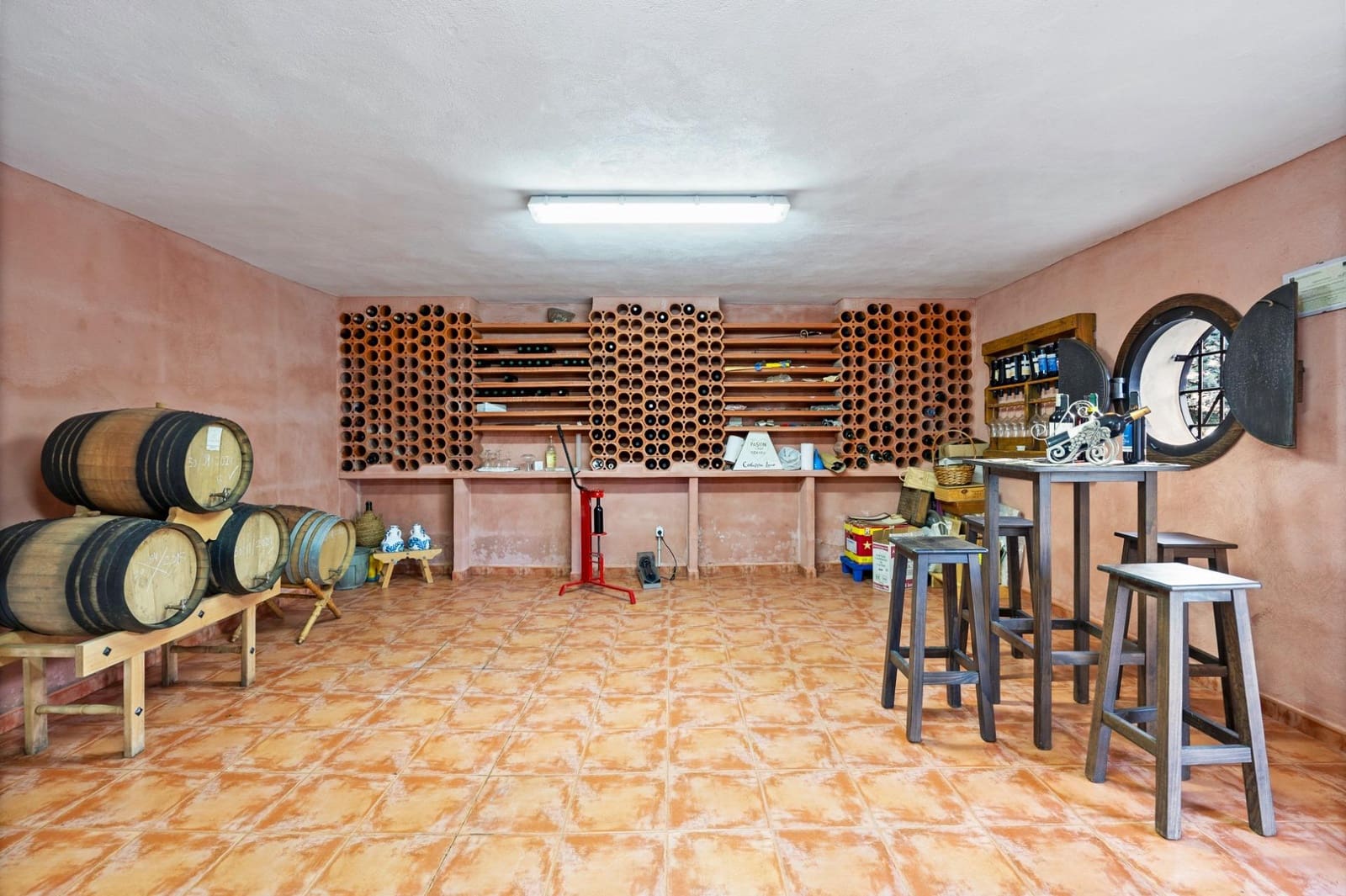 4 bedroom Villa for sale in Cazorla with pool garage - € 554,900 (Ref: 9831358)