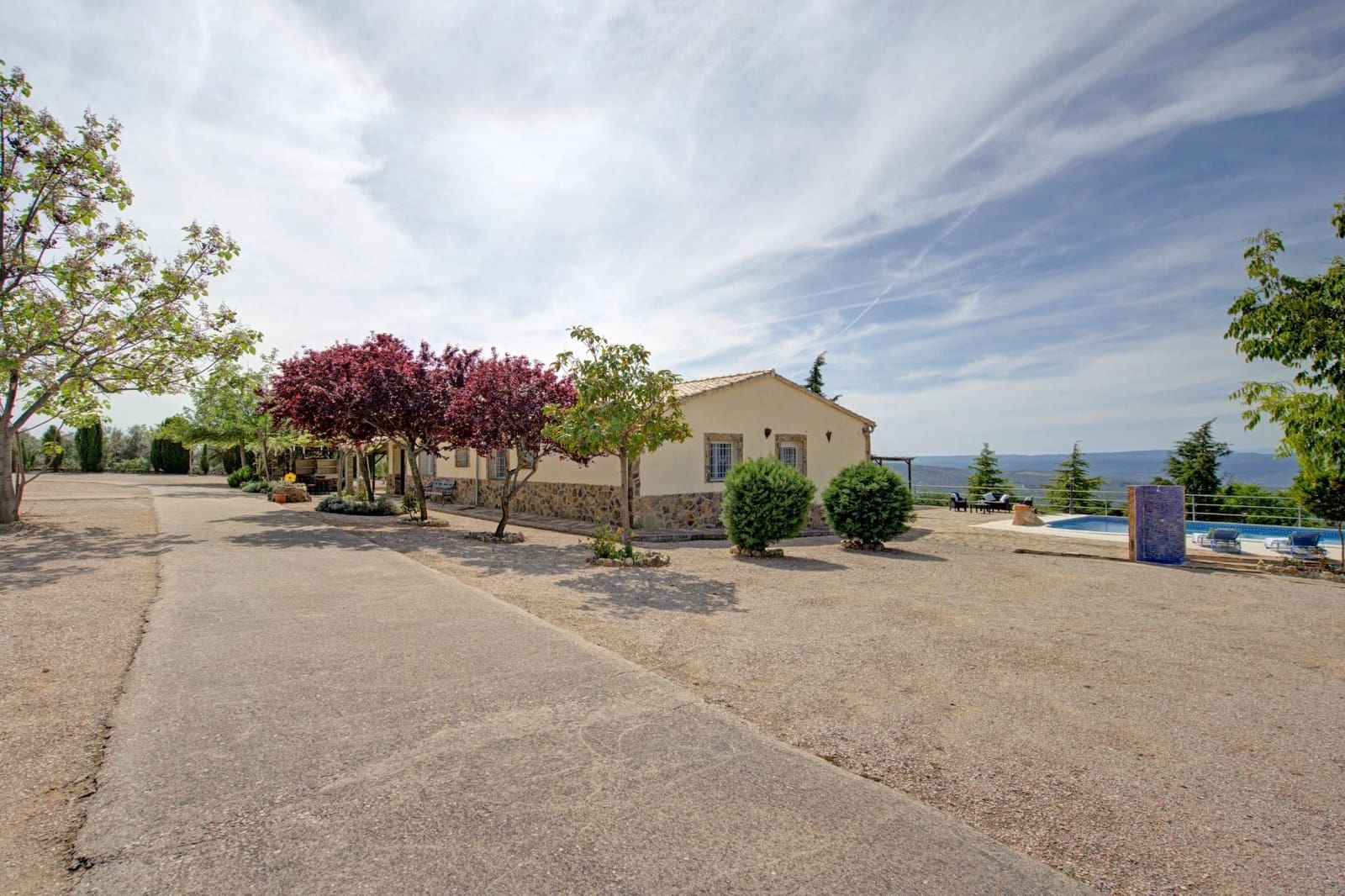 4 bedroom Villa for sale in Cazorla with pool garage - € 554,900 (Ref: 9831358)