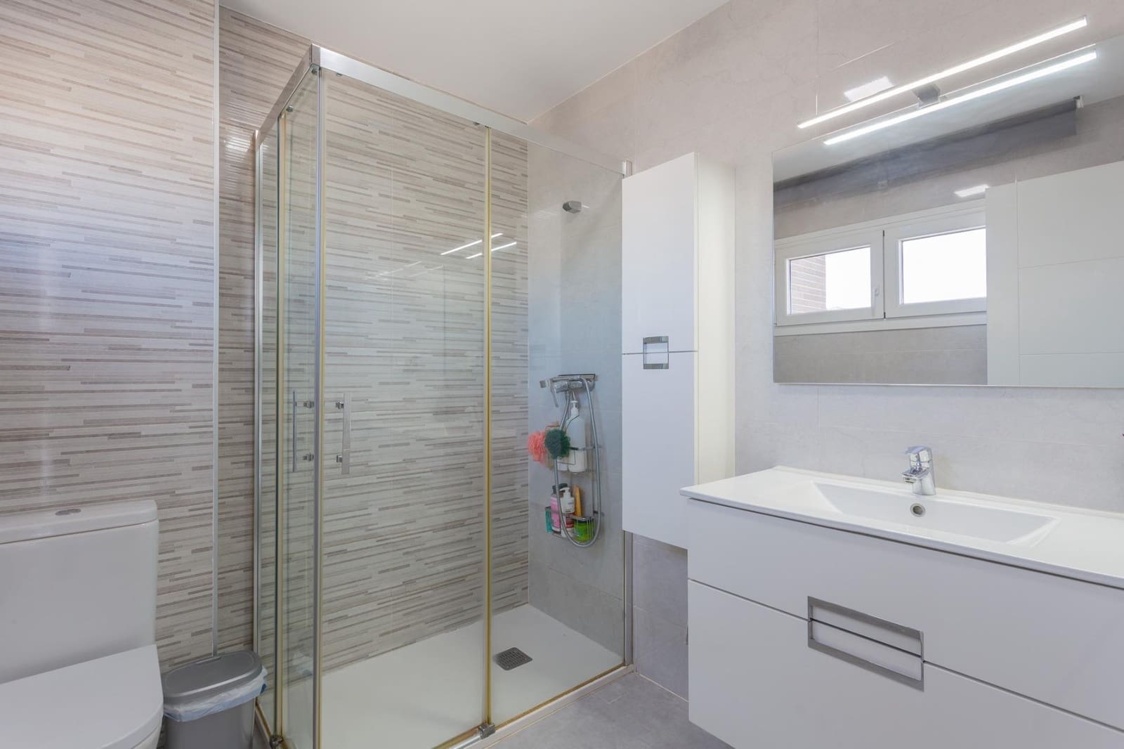 4 bedroom Terraced Villa for sale in Churriana de la Vega with garage - € 475,000 (Ref: 9868593)