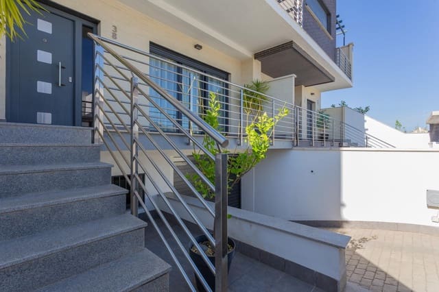 4 soveværelse Rækkehus til salg i Churriana de la Vega med garage - € 475.000 (Ref: 9868593)