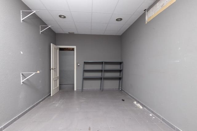 Commercial for sale in Granada city - € 149,900 (Ref: 9900363)