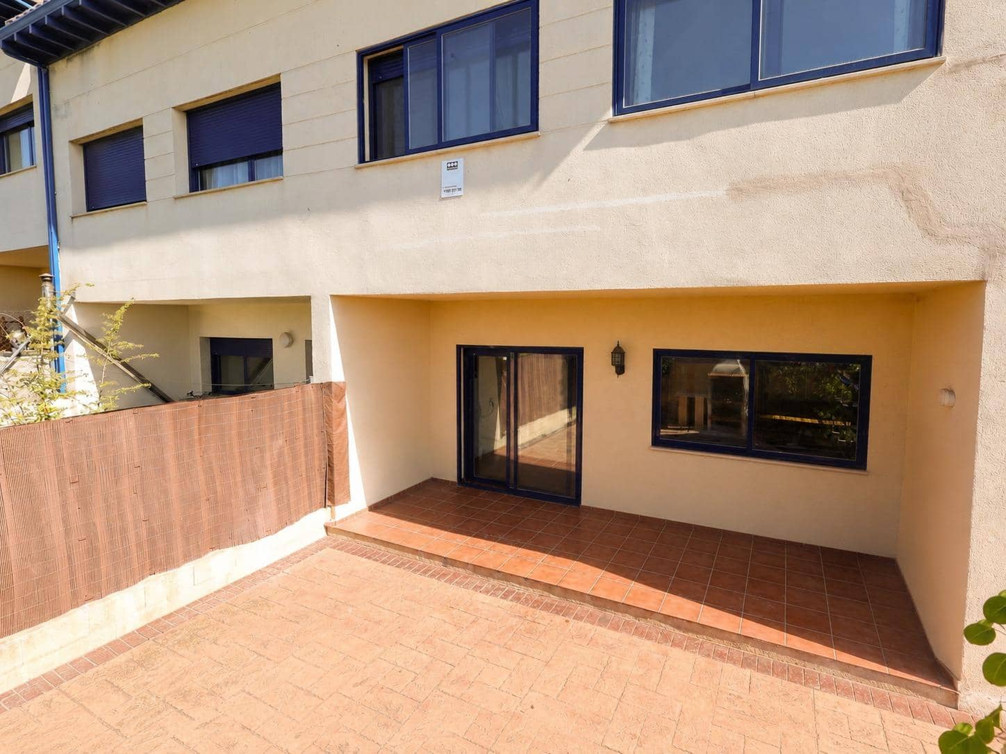 4 bedroom Villa for sale in Yebes - € 239,000 (Ref: 9970608)