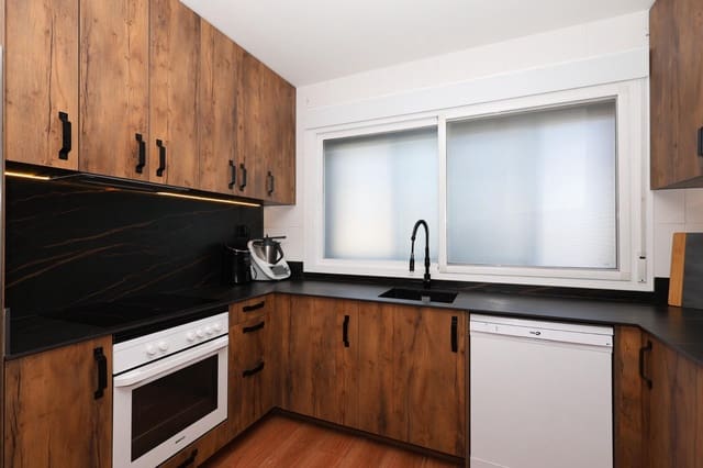 4 chambre Villa/Maison à vendre à Yebes - 239 000 € (Ref: 9970608)