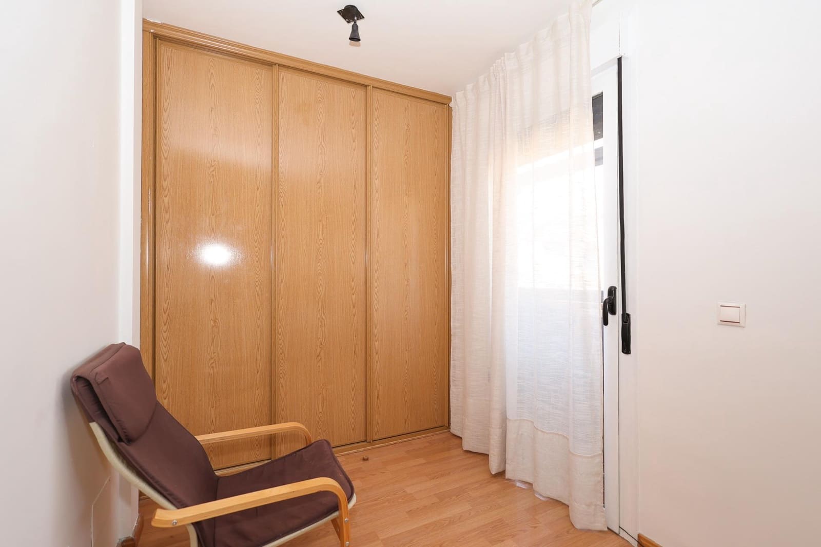 4 bedroom Villa for sale in Yebes - € 239,000 (Ref: 9970608)