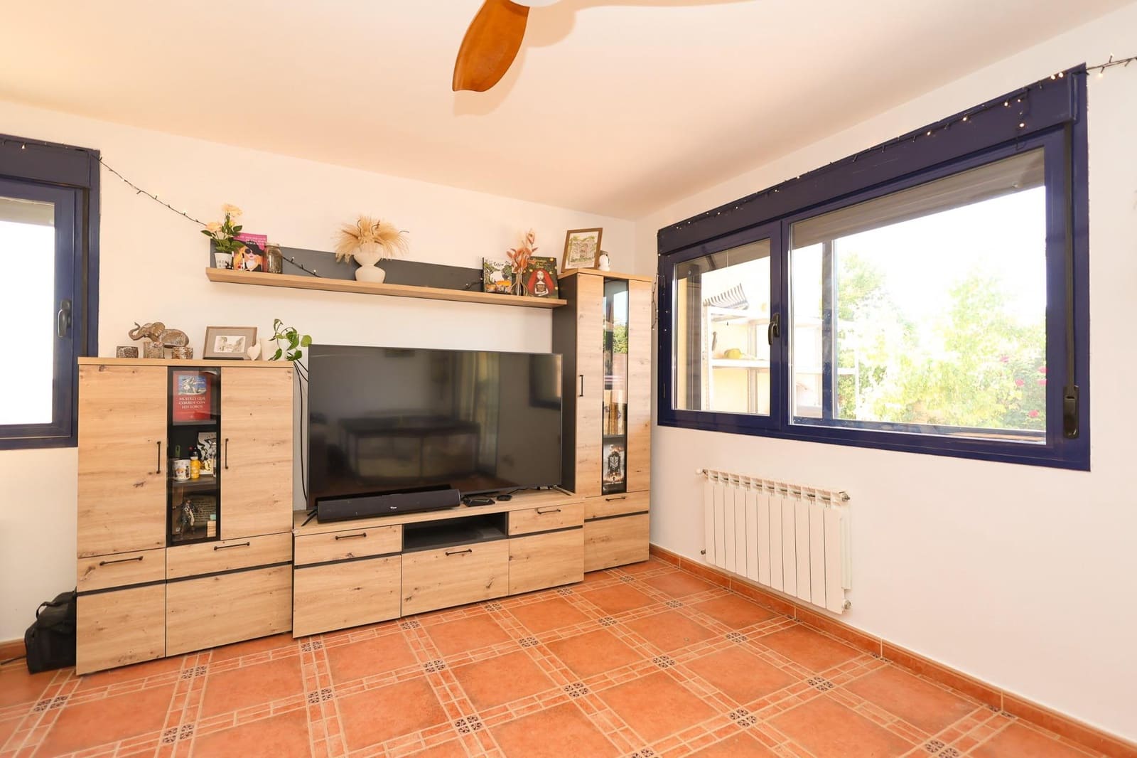 4 bedroom Villa for sale in Yebes - € 239,000 (Ref: 9970608)
