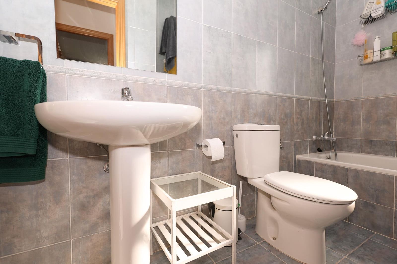 4 bedroom Villa for sale in Yebes - € 239,000 (Ref: 9970608)