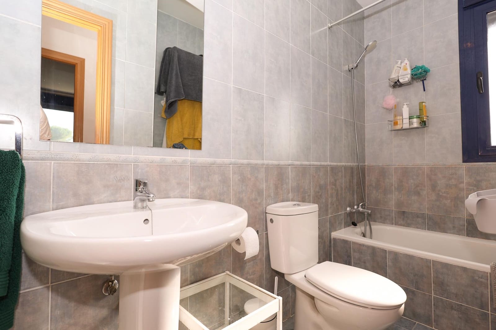 4 bedroom Villa for sale in Yebes - € 239,000 (Ref: 9970608)