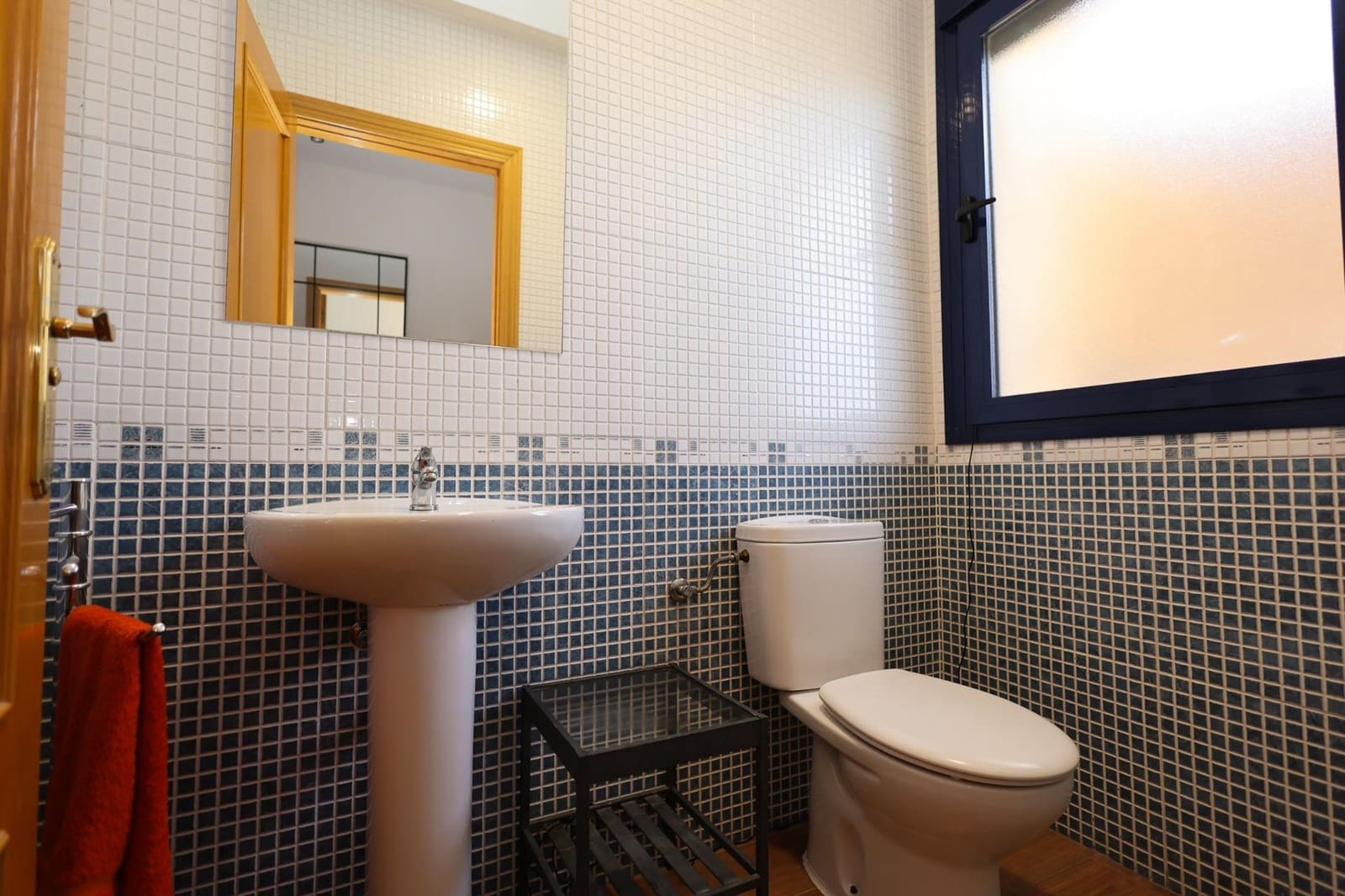 4 bedroom Villa for sale in Yebes - € 239,000 (Ref: 9970608)