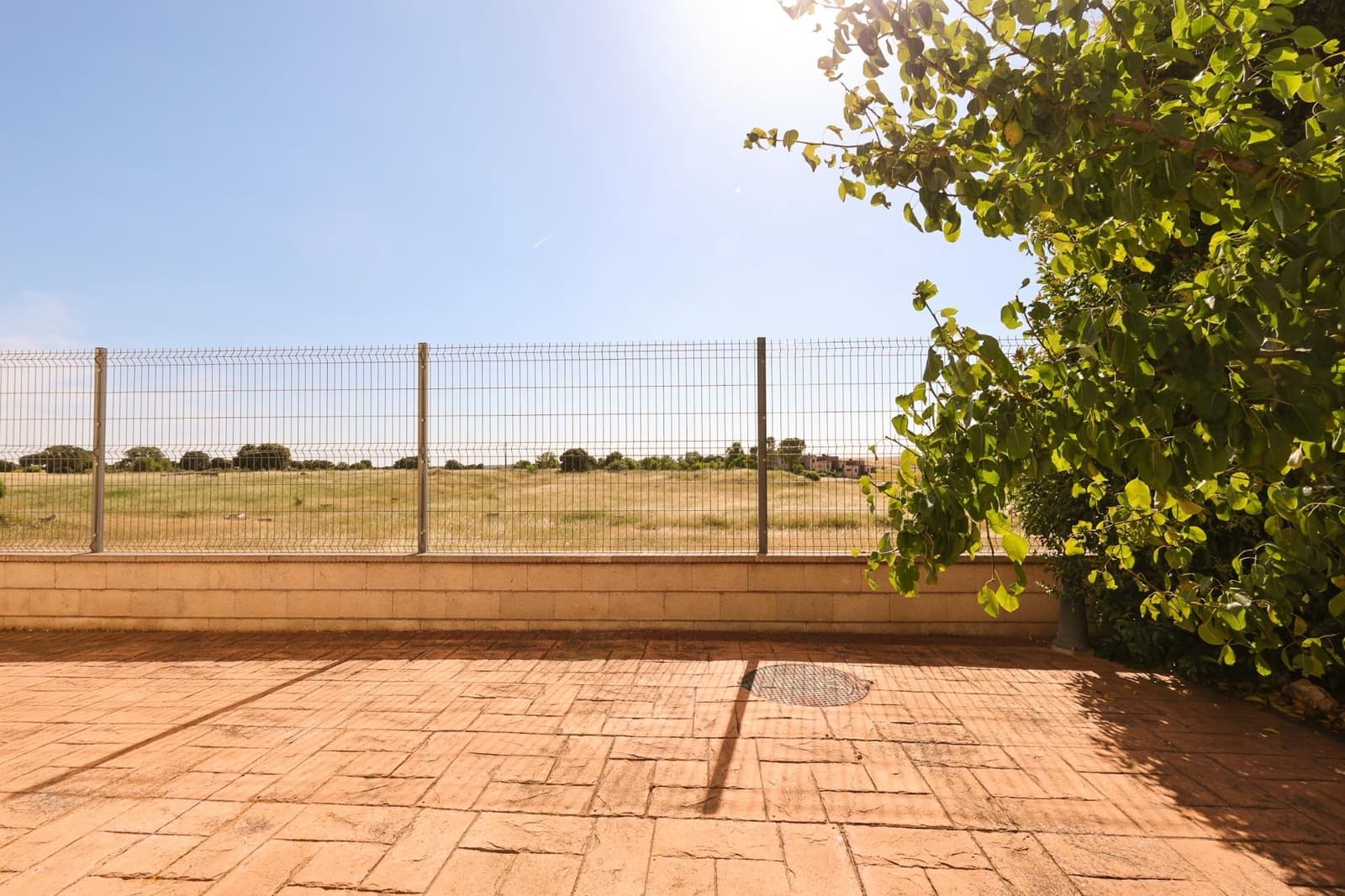 4 bedroom Villa for sale in Yebes - € 239,000 (Ref: 9970608)
