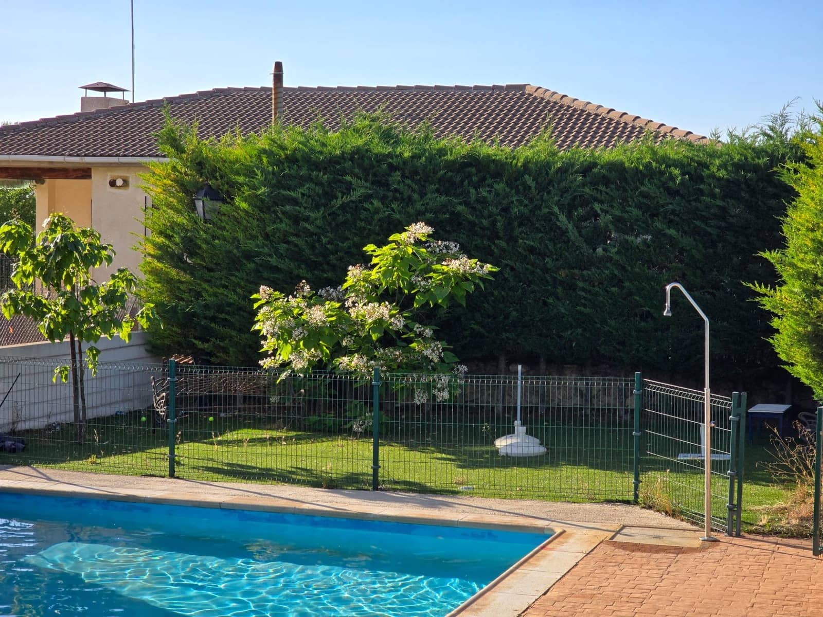4 bedroom Villa for sale in Yebes - € 239,000 (Ref: 9970608)