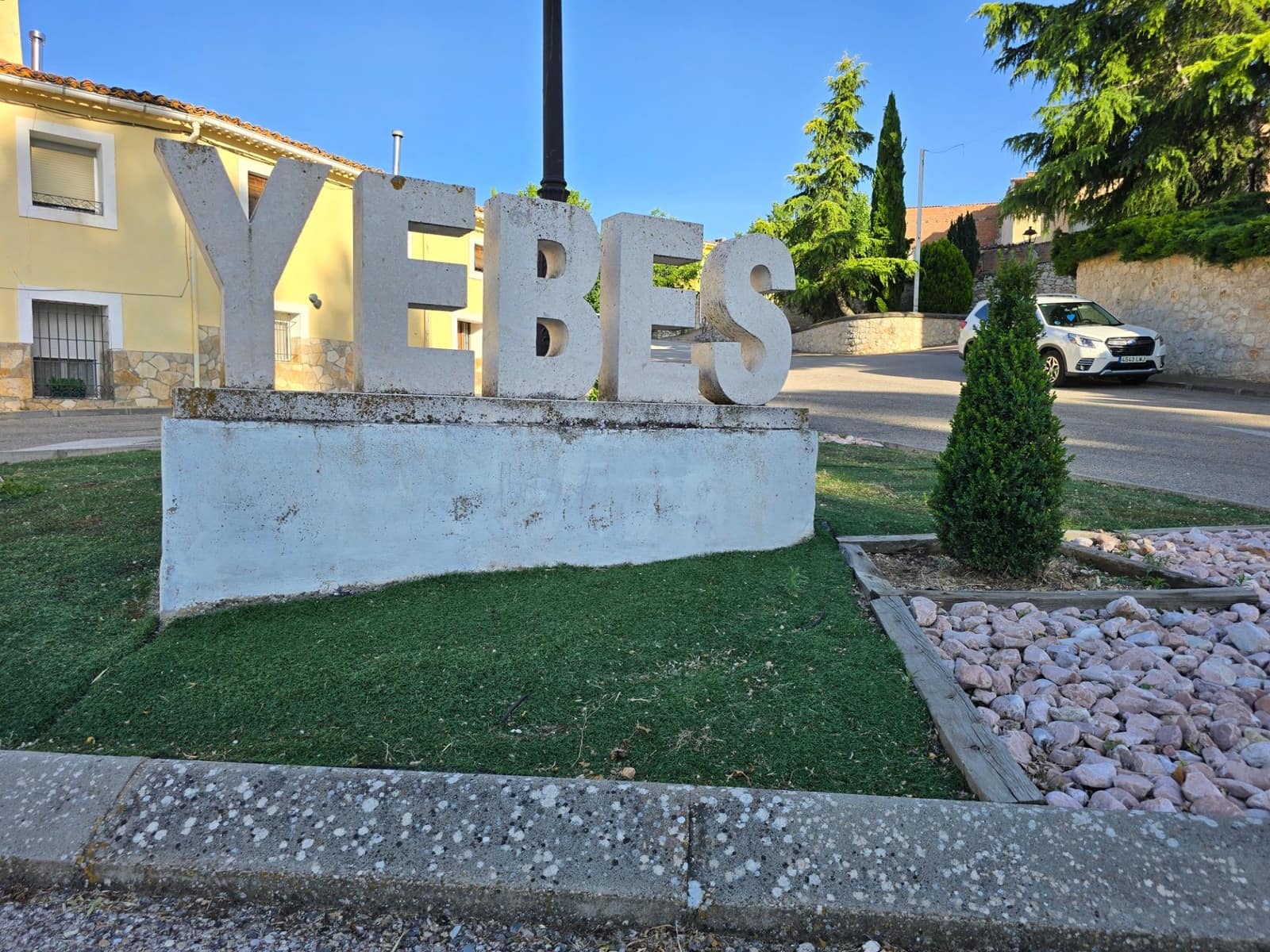 4 bedroom Villa for sale in Yebes - € 239,000 (Ref: 9970608)