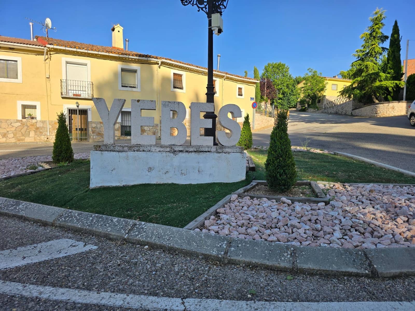 4 bedroom Villa for sale in Yebes - € 239,000 (Ref: 9970608)