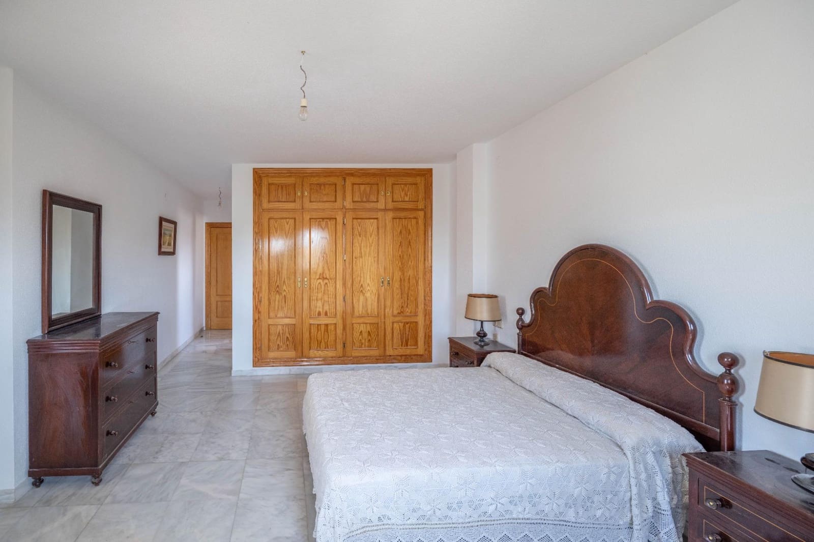5 soverom Villa til salgs i Las Gabias med svømmebasseng garasje - € 425 000 (Ref: 9970609)