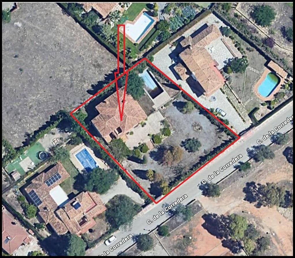 5 soverom Villa til salgs i Las Gabias med svømmebasseng garasje - € 425 000 (Ref: 9970609)