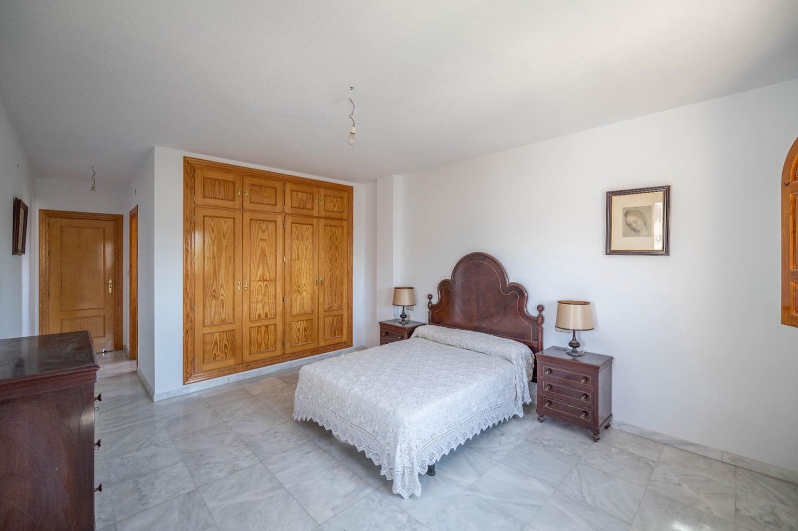 5 soverom Villa til salgs i Las Gabias med svømmebasseng garasje - € 425 000 (Ref: 9970609)