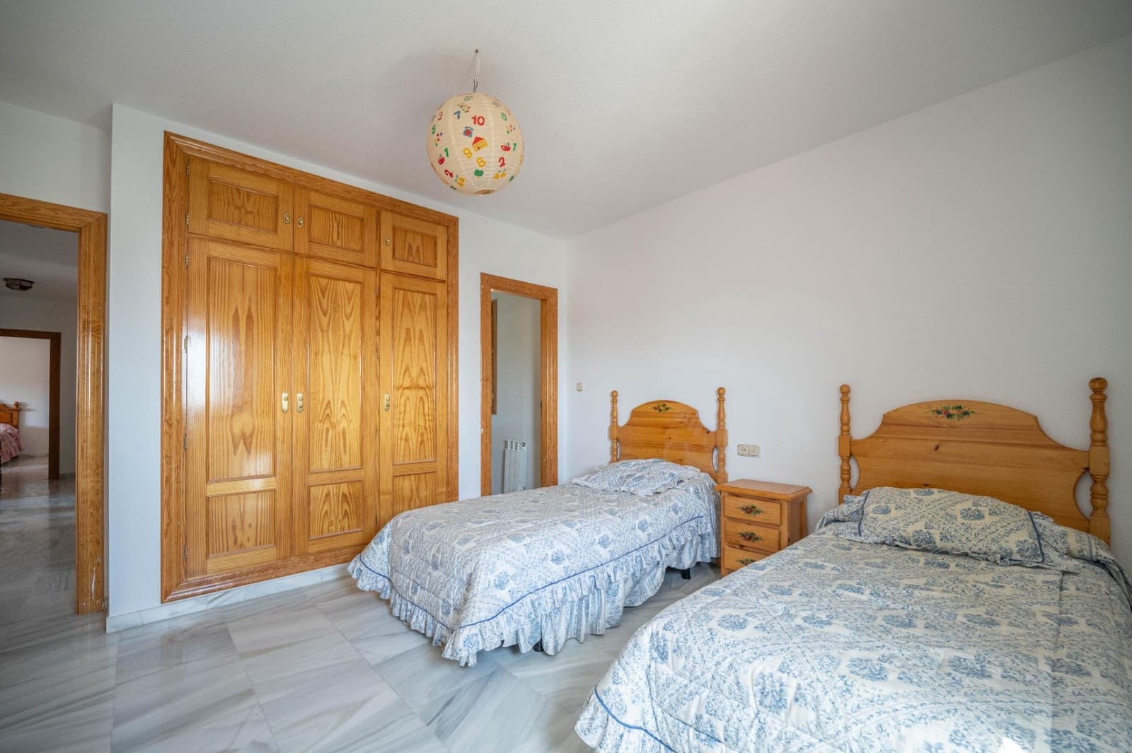 5 soverom Villa til salgs i Las Gabias med svømmebasseng garasje - € 425 000 (Ref: 9970609)