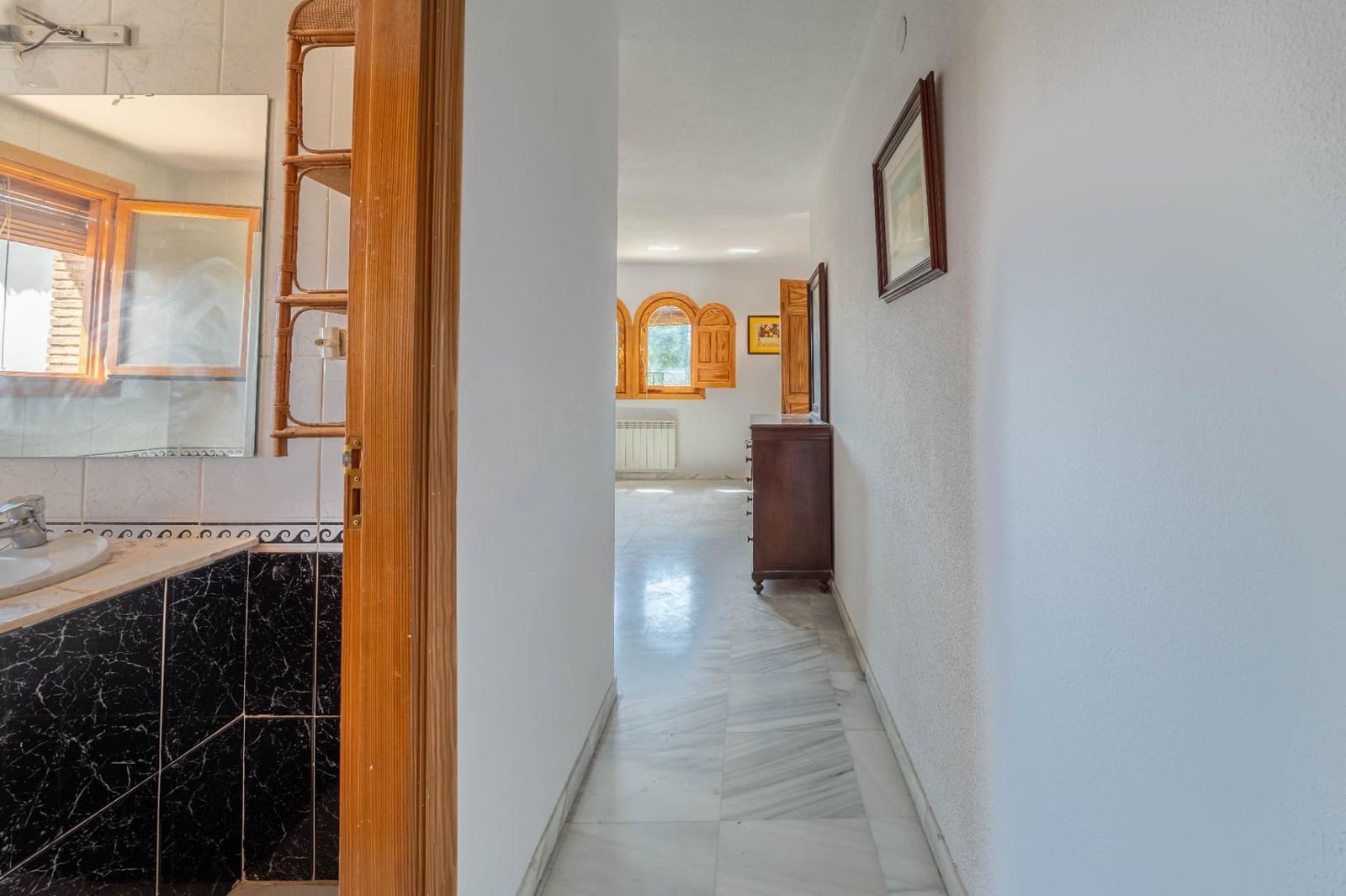 5 soverom Villa til salgs i Las Gabias med svømmebasseng garasje - € 425 000 (Ref: 9970609)